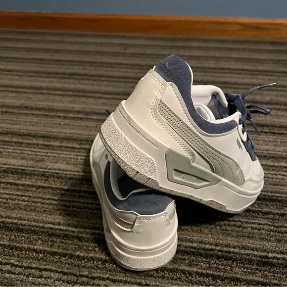 New Puma Sneakers - Picture 4 of 4